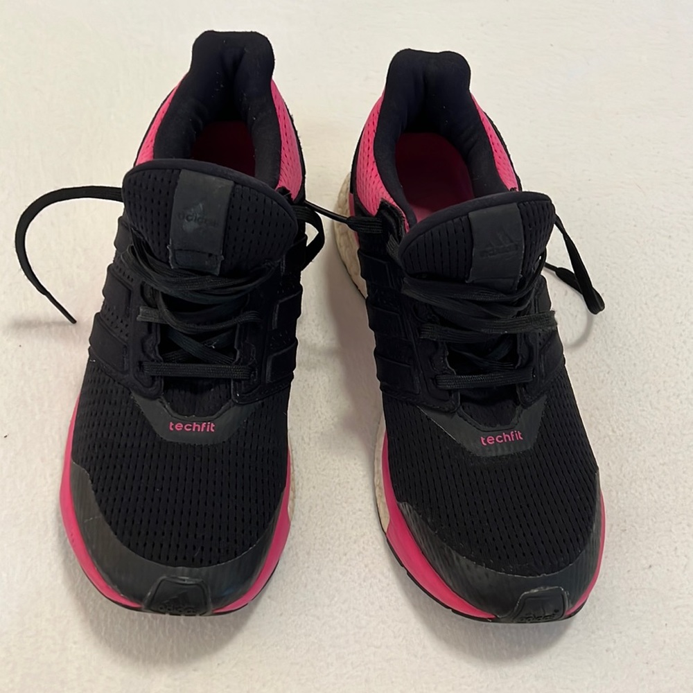 Adidas supernova Glide running sneaker